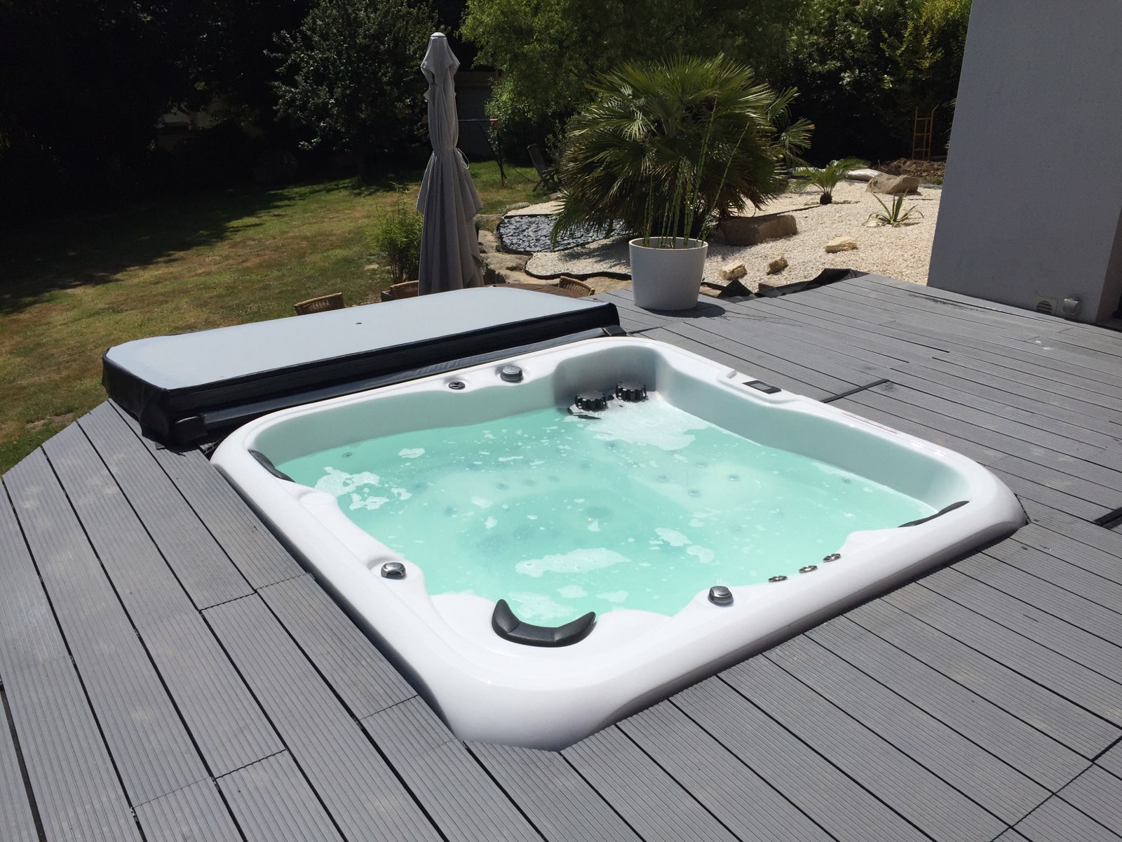 Spa semi-encastré ou encastré installé à Morlaix