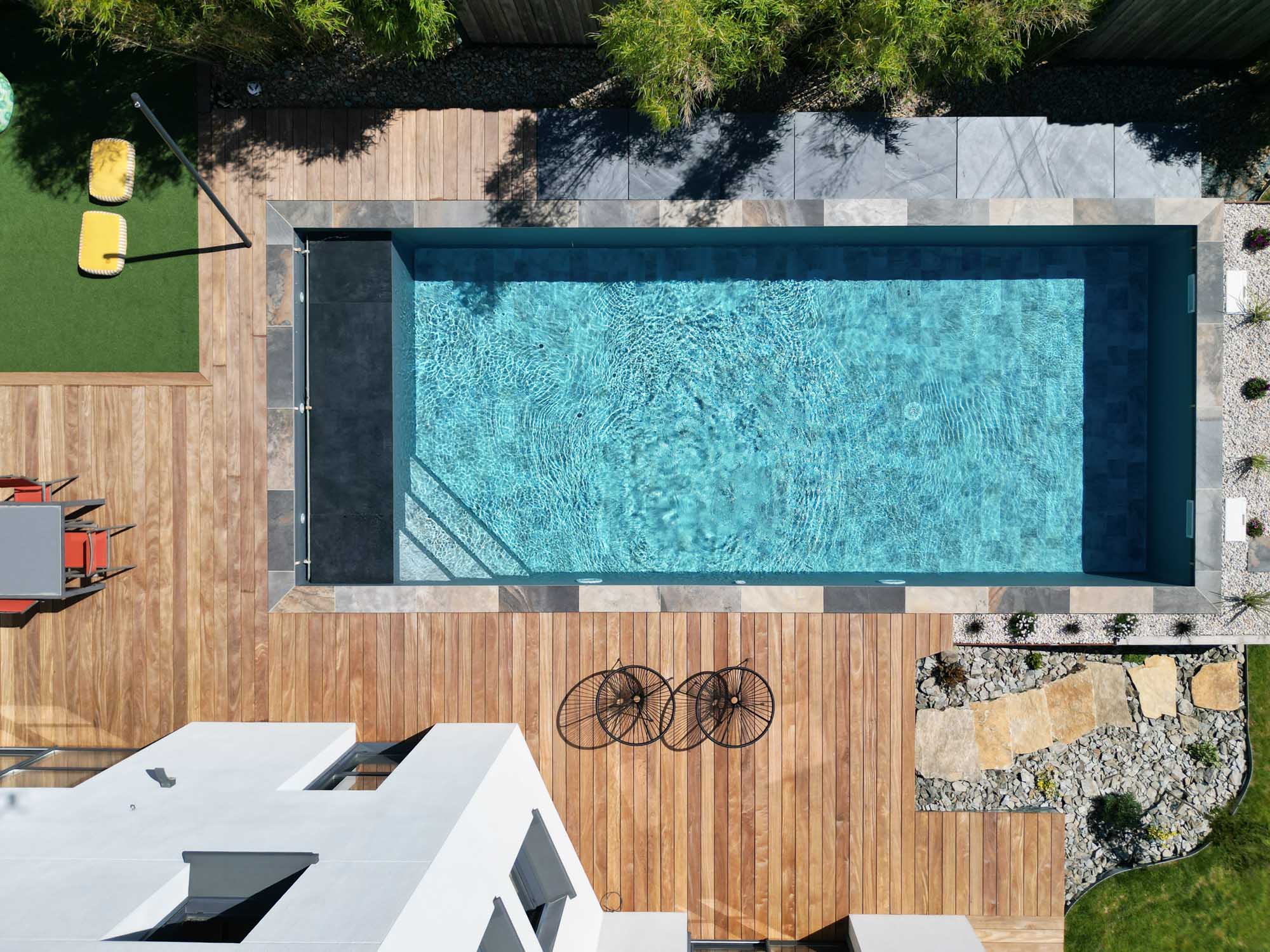 Piscine extérieure de 10 x 4 m à Loudéac, Côtes-d’Armor